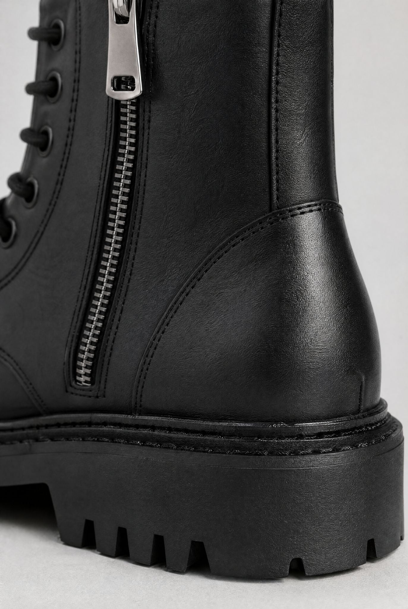 Men's Chunky Sole British Leather with Robust Sole Boots | Relvorn