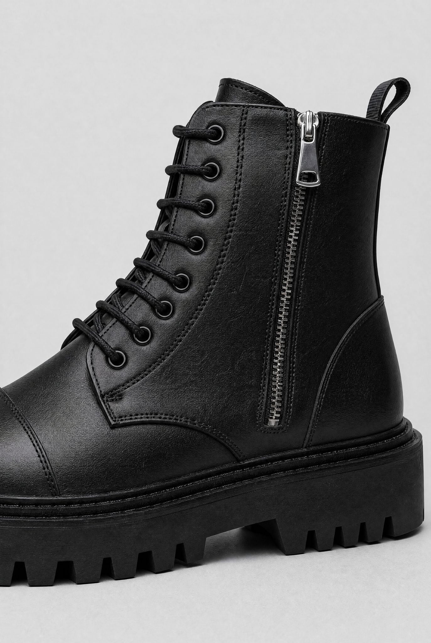 Men's Chunky Sole British Leather with Robust Sole Boots | Relvorn