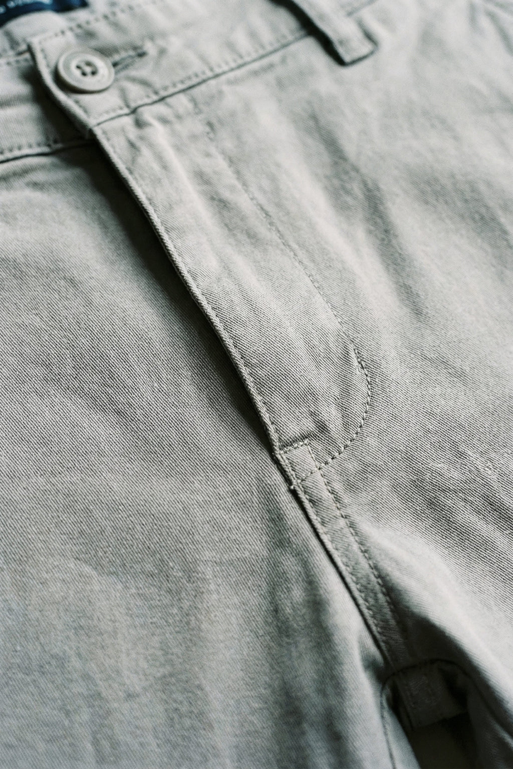 Men's Slim Fit in Chino Trousers | Relvorn