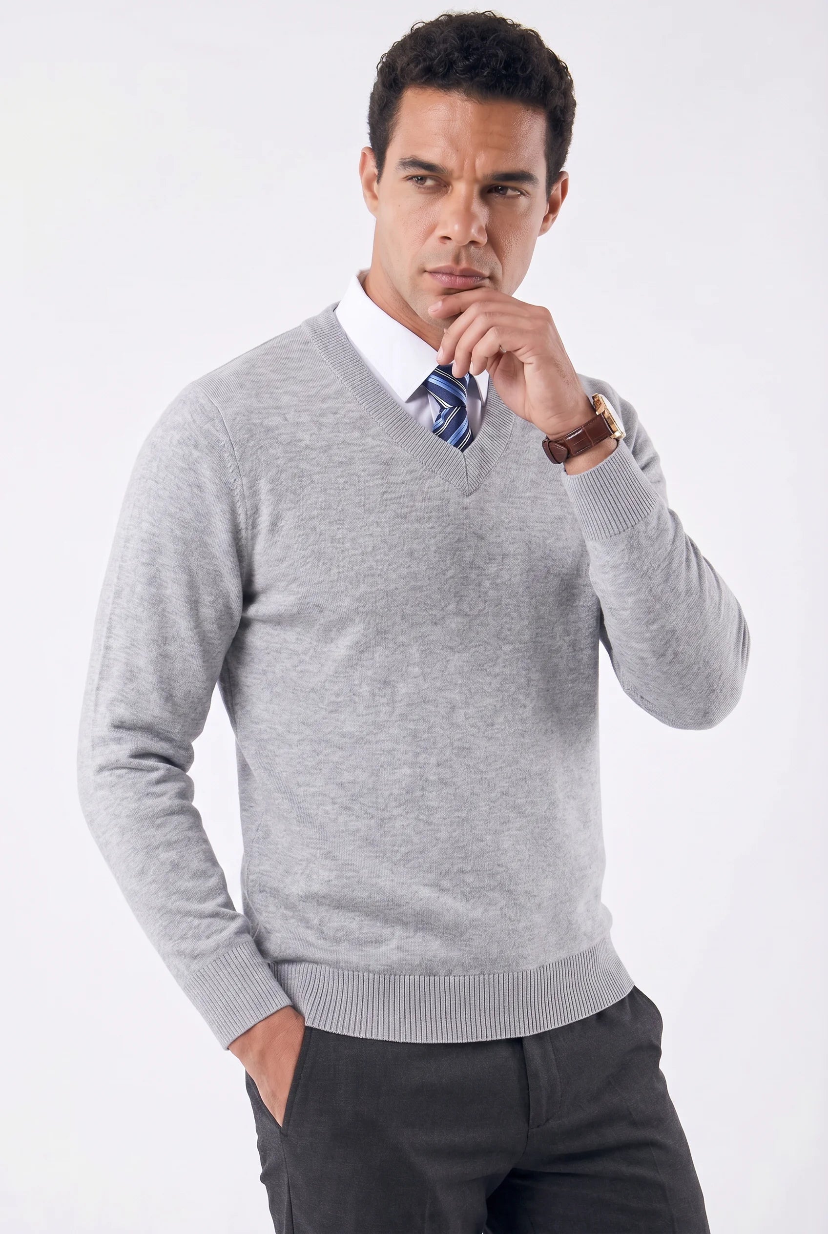 Men's Semi-slim Fit V-neck Sweater | Relvorn