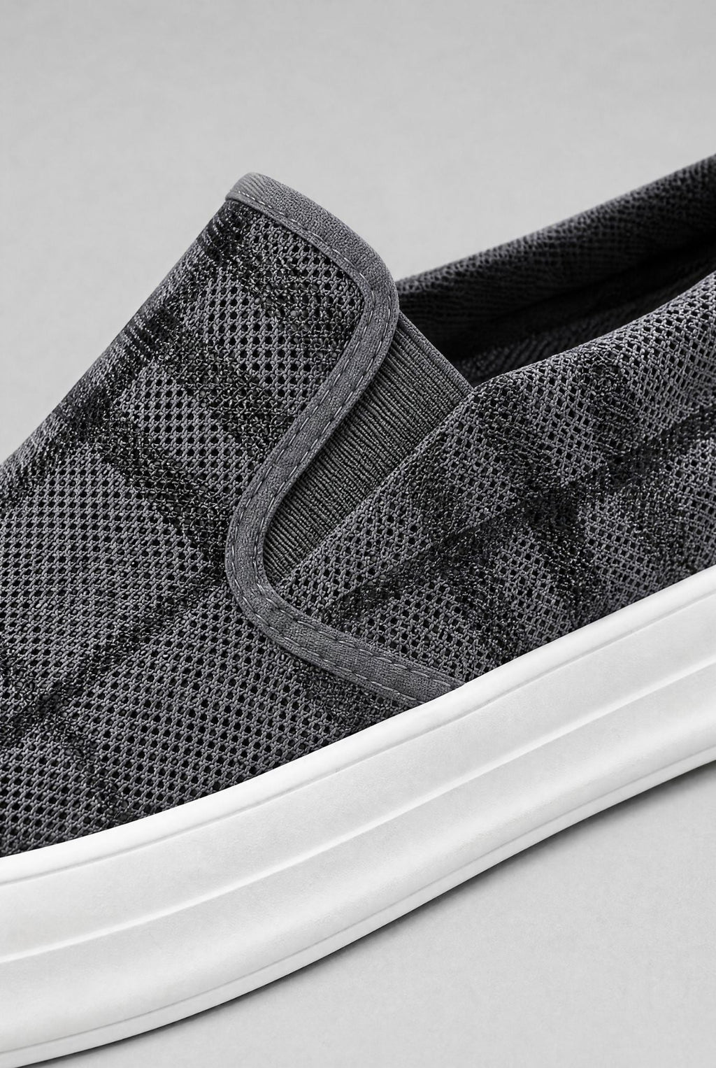 Men's Avelar Slip-On Trainers | Relvorn