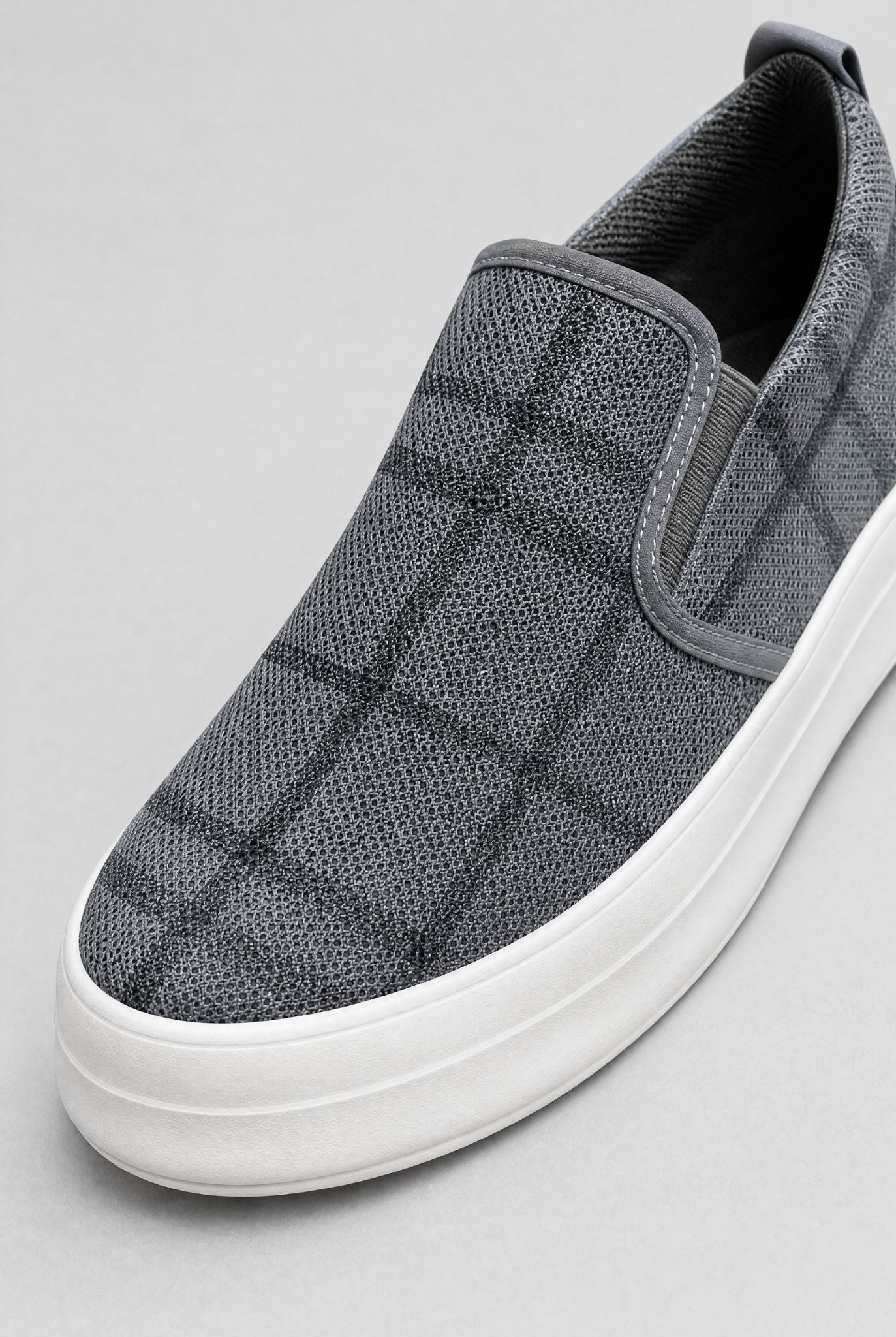 Men's Avelar Slip-On Trainers | Relvorn